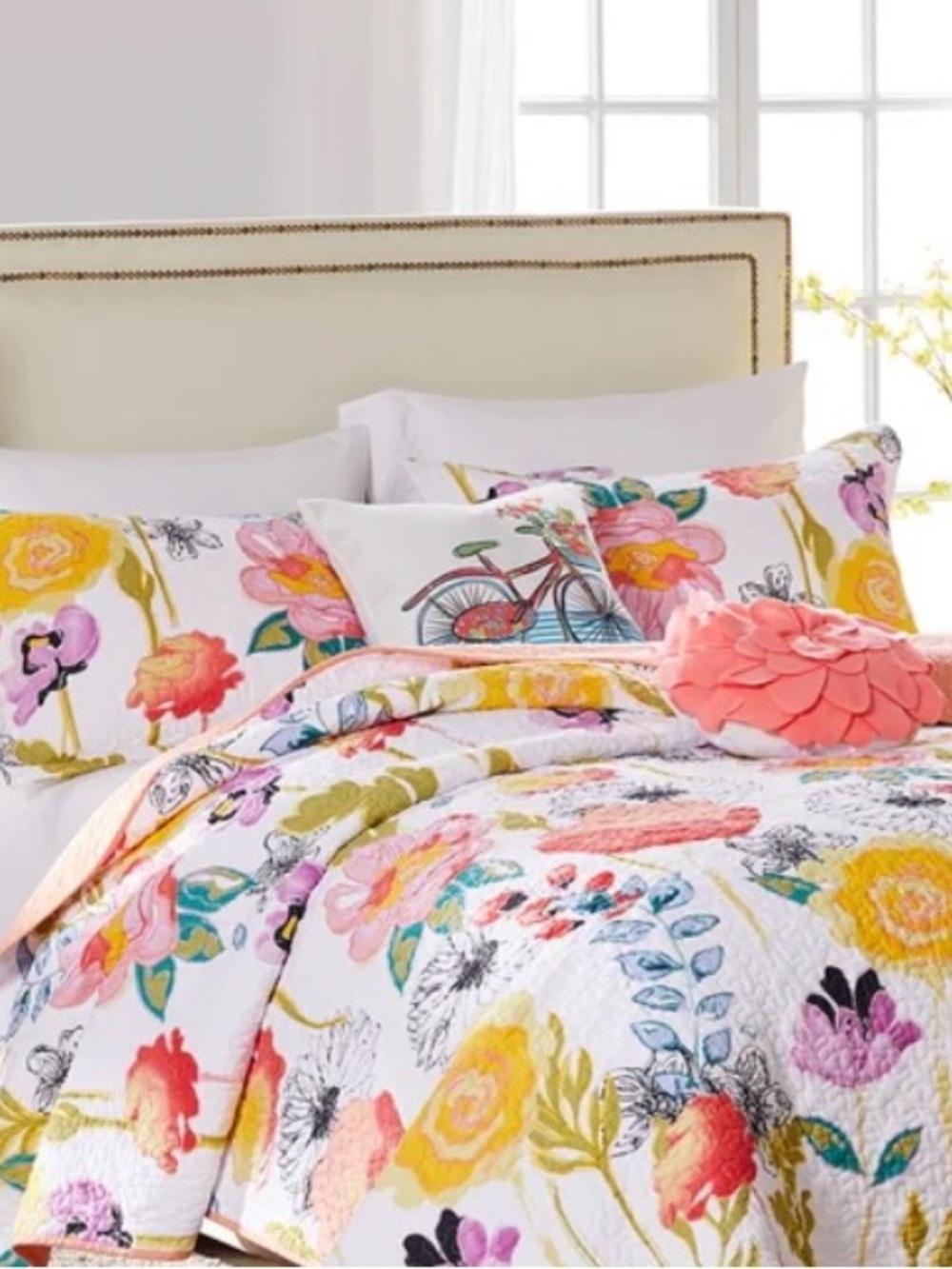 King size quilt w/ 2 matching shams